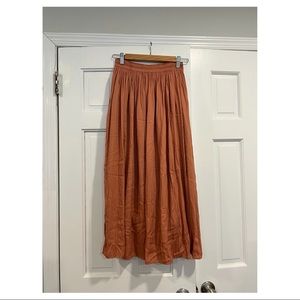 Uniqlo dusty orange pleated midi skirt